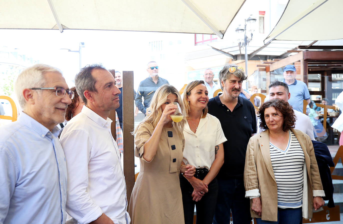 Yolanda Díaz, en Asturias: de sidras entre &#039;selfies&#039;