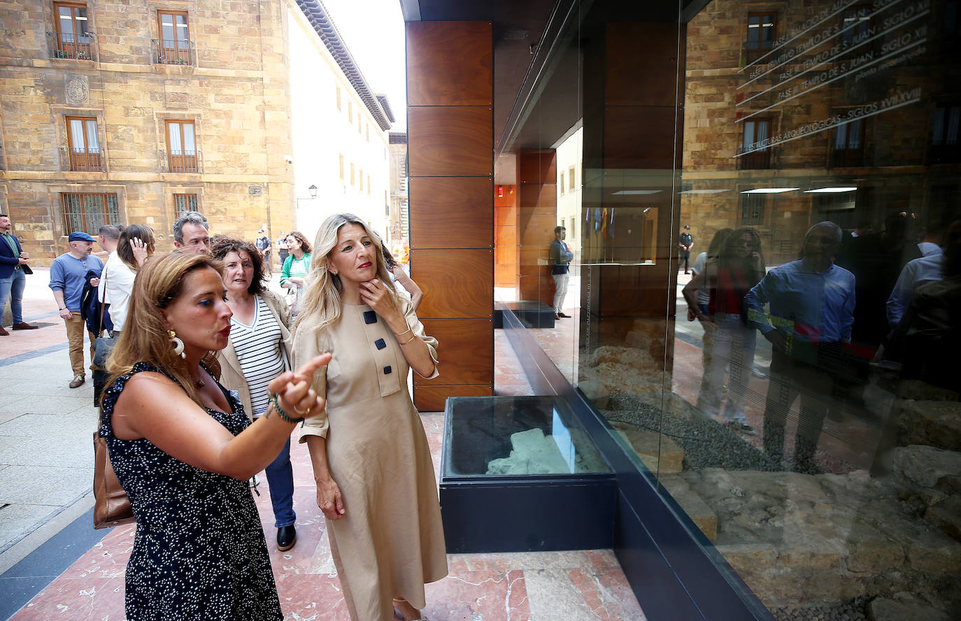 Yolanda Díaz, en Asturias: de sidras entre &#039;selfies&#039;