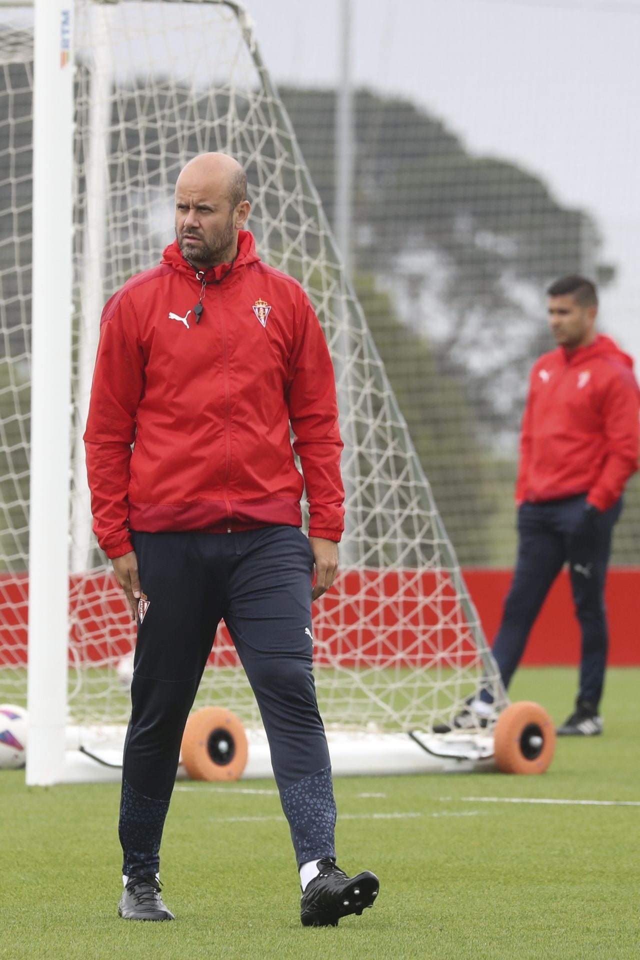 Todos con el Sporting: caluroso recibimiento al equipo en el entrenamiento en Mareo