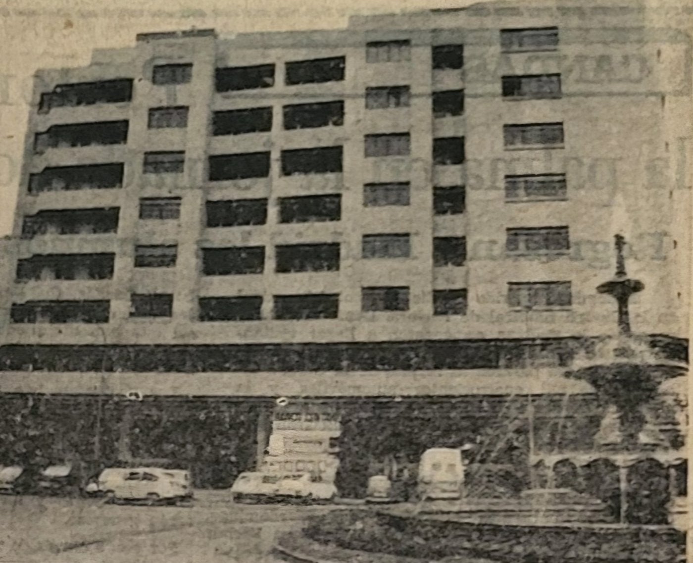El edificio de la plaza de Pedro Menéndez remataba su construcción.