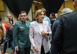 La delegada del Gobierno, Delia Losa, en un acto con la Guardia Civil.