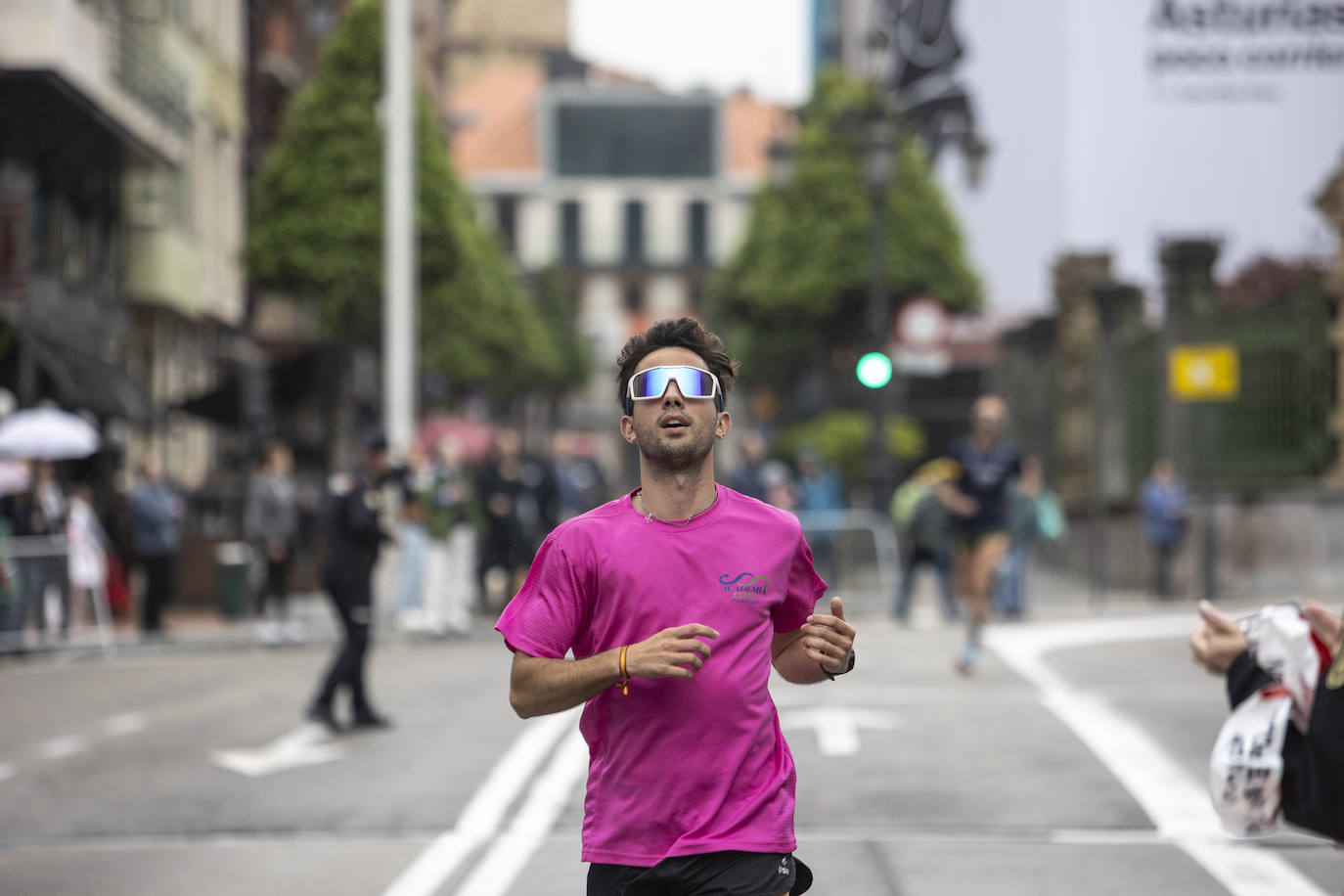 La Ruta 091 llena Oviedo de corredores