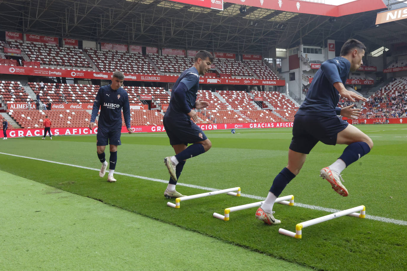 Así fue el especial entrenamiento del Sporting bañado por la Mareona