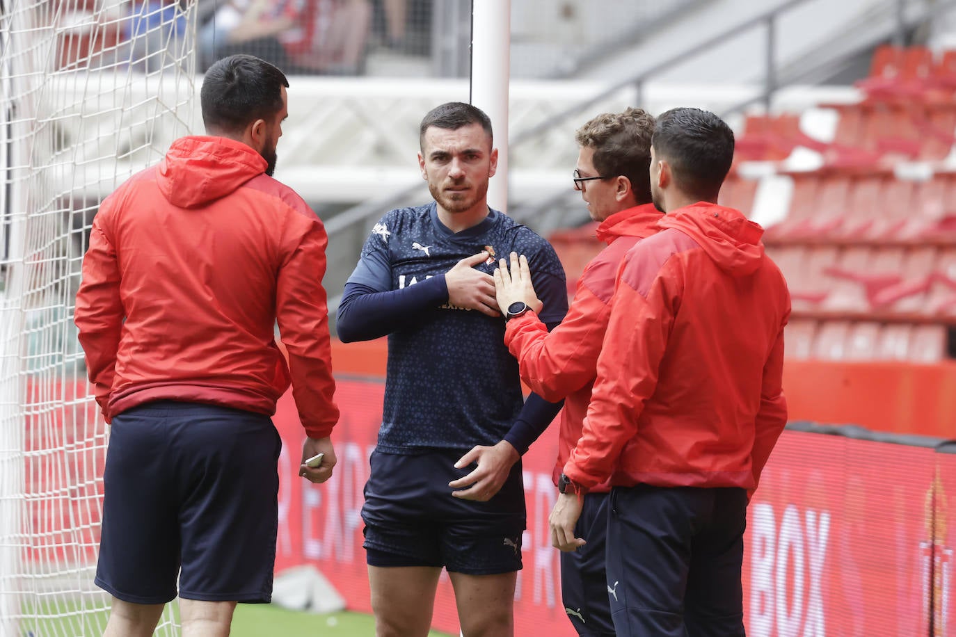 Así fue el especial entrenamiento del Sporting bañado por la Mareona