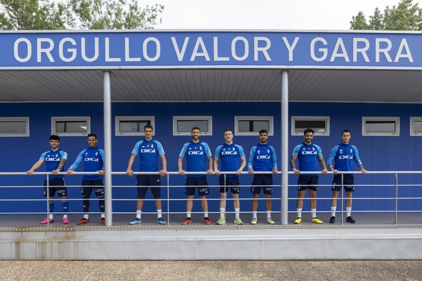 Mario Hernández, Luismi, Dani Calvo, Borja Bastón, Rodri Tarín, Pomares, David Costas y Dubasin, son los ocho jugadores de la actual plantilla del Real Oviedo que ya saben lo que es disputar un ´play off´ de ascenso a Primera División. Los capitanes Borja Bastón y Dani Calvo lo jugaron en dos ocasiones.