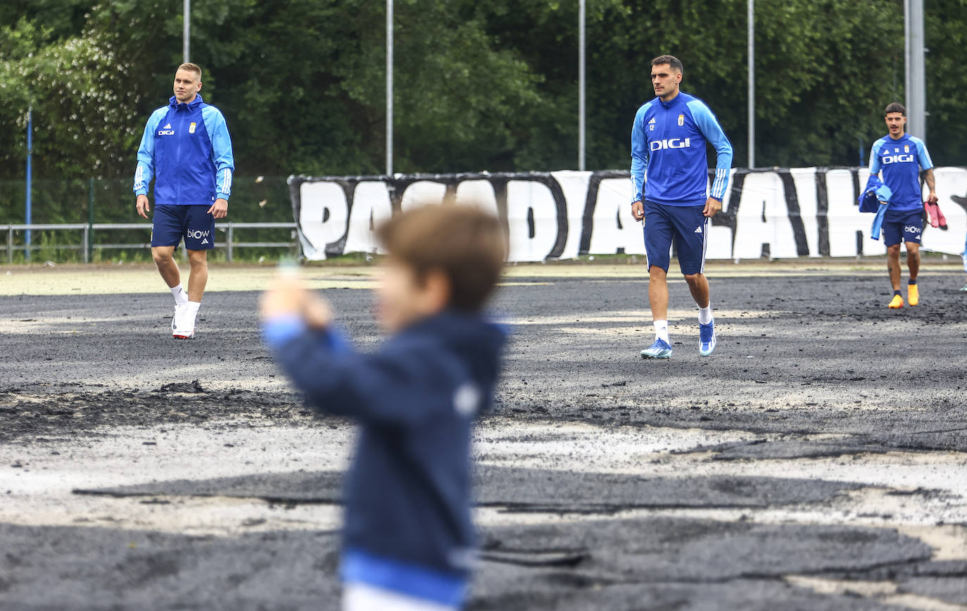 Entrenamiento del Real Oviedo tras el partido contra el Eibar