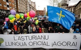 «El asturianu no genera polémica en Villaviciosa, es un elemento natural del día a día»