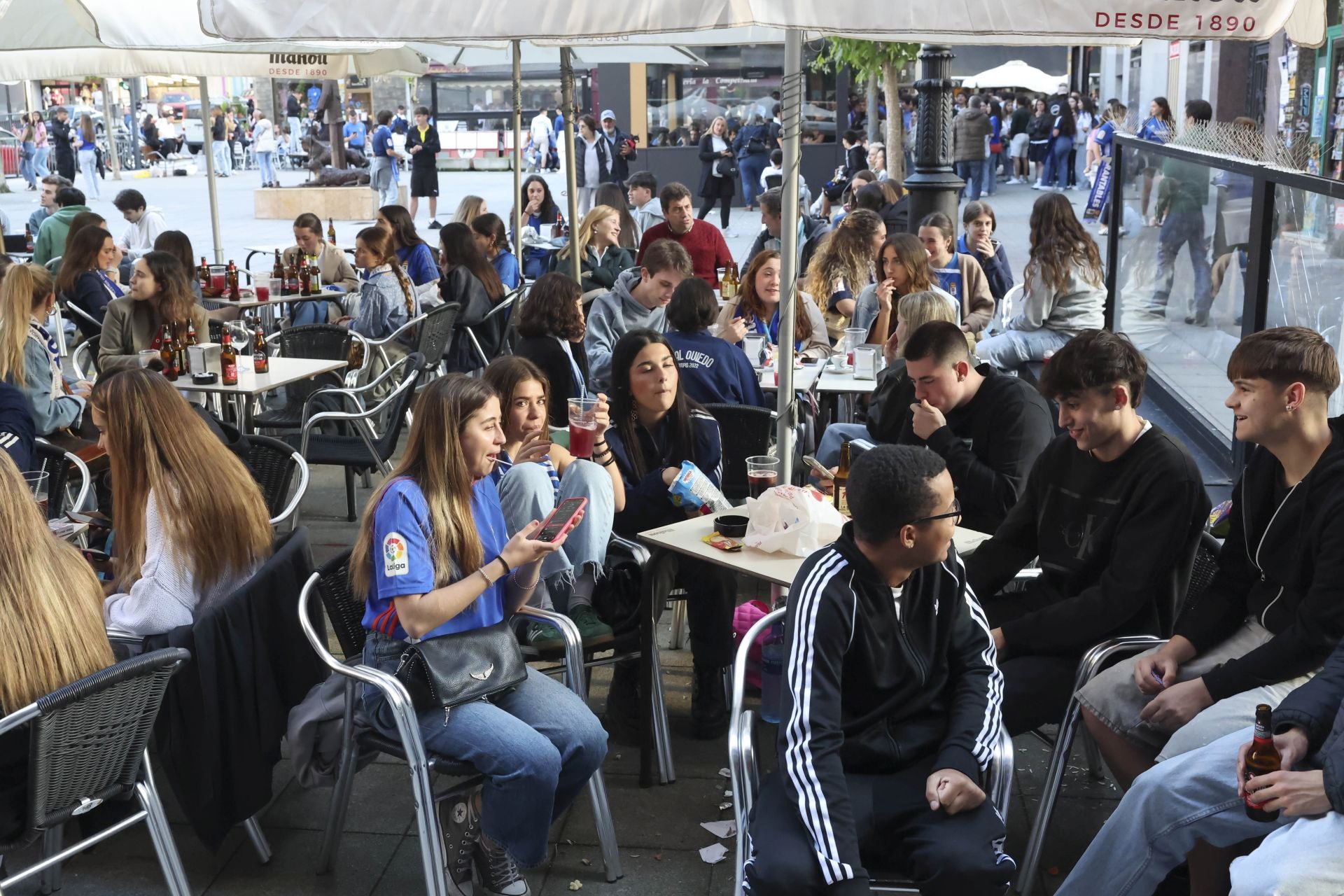 Ambientazo en los bares: así se vivió el partido contra el Eibar en Oviedo