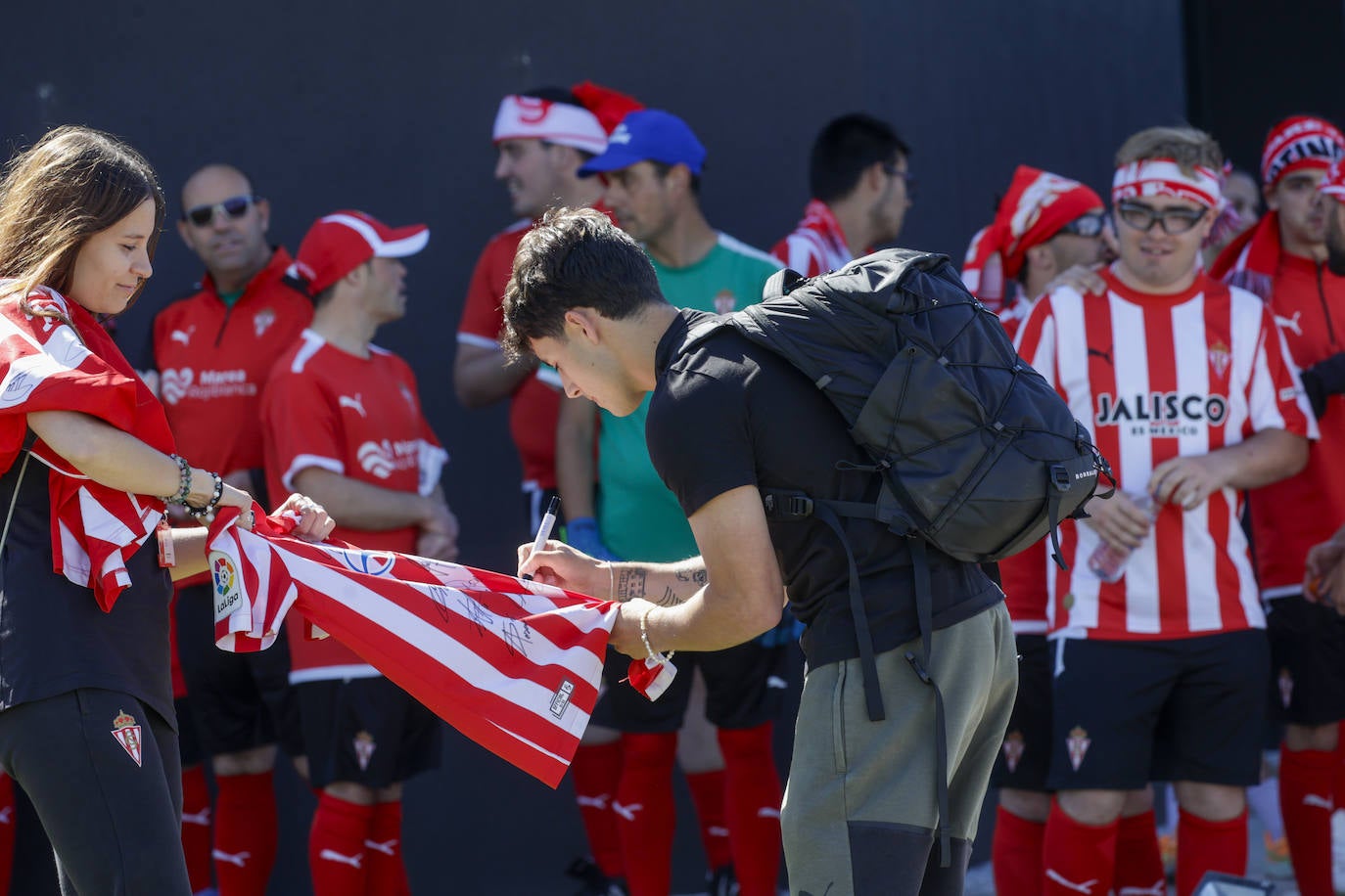 La Mareona arropa al Sporting antes de la vuelta: «¡Sí se puede!»