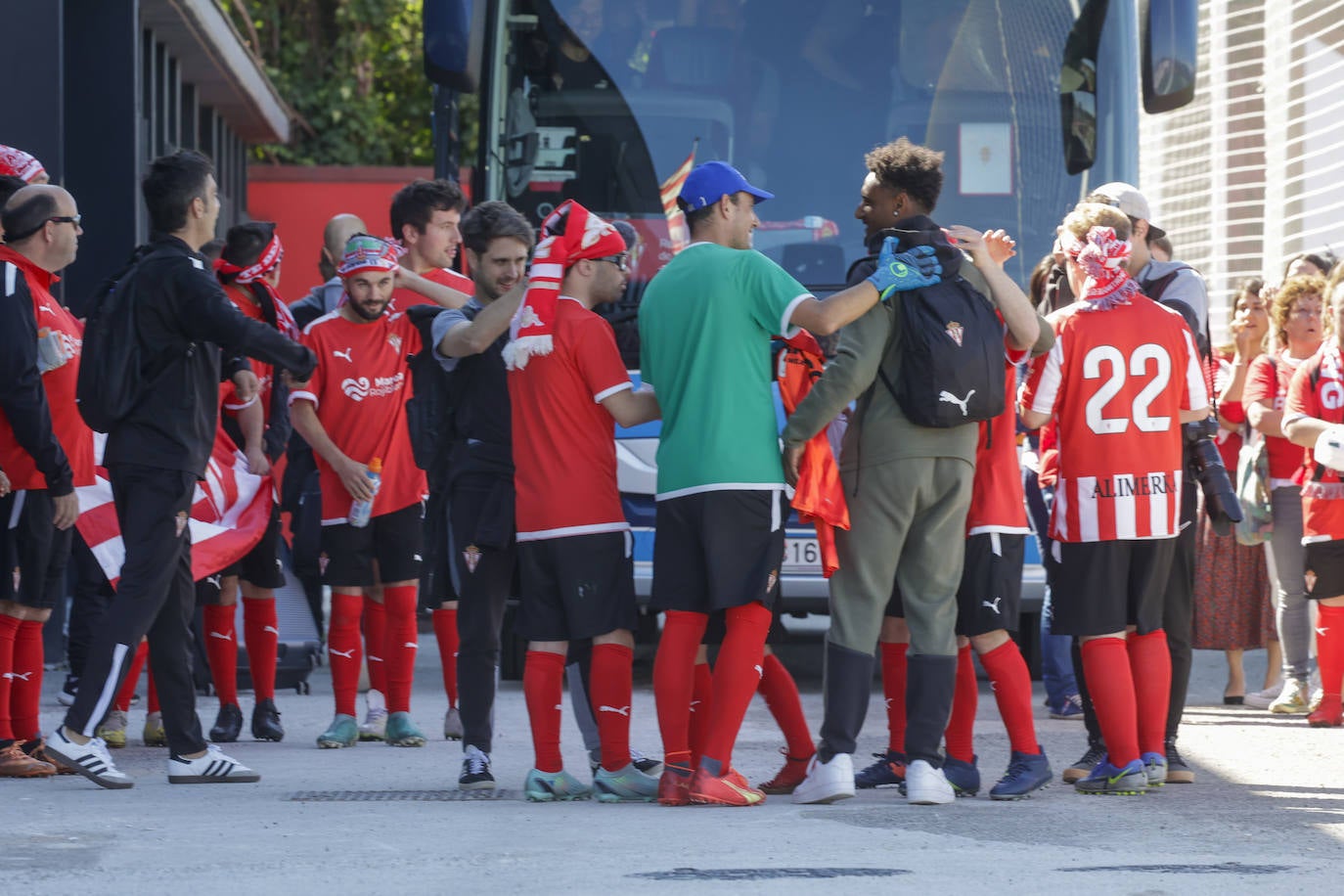 La Mareona arropa al Sporting antes de la vuelta: «¡Sí se puede!»