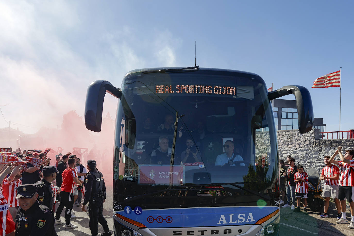 La Mareona arropa al Sporting antes de la vuelta: «¡Sí se puede!»