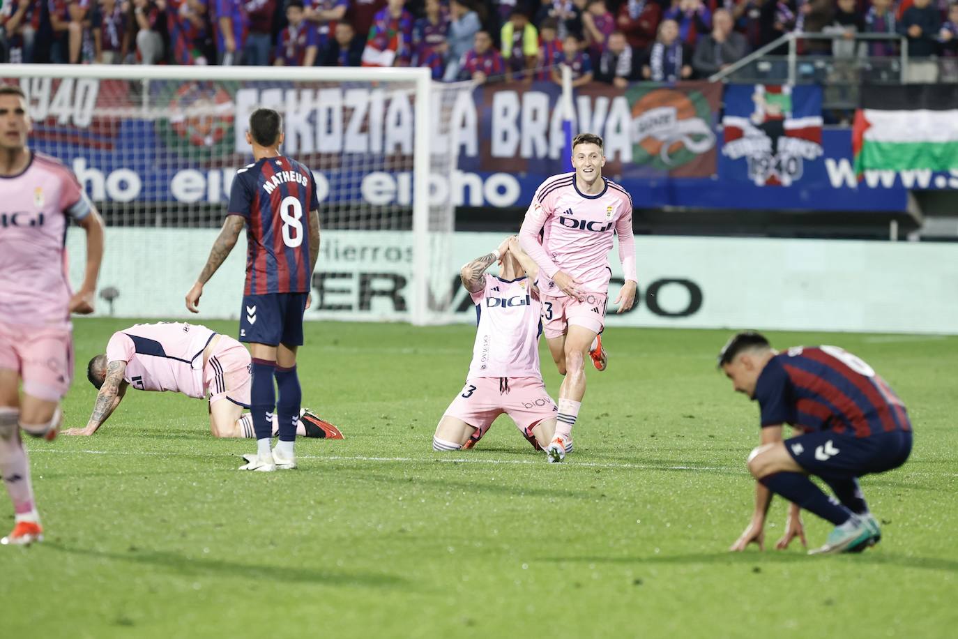 Las mejores imágenes del Eibar - Real Oviedo