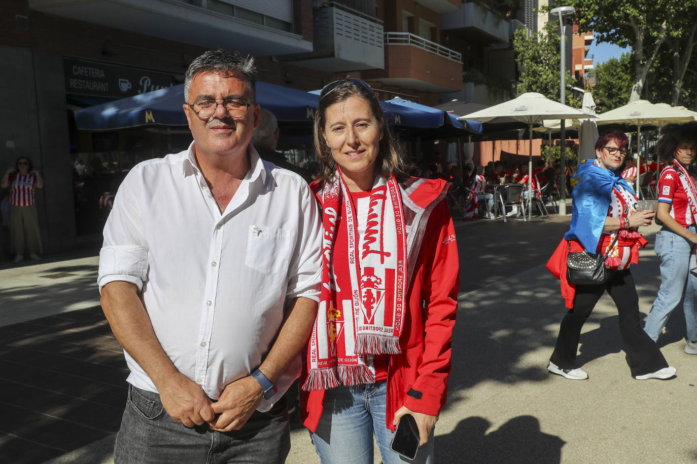 La grada rojiblanca se traslada a Cornellá: los ánimos de la afición del Sporting