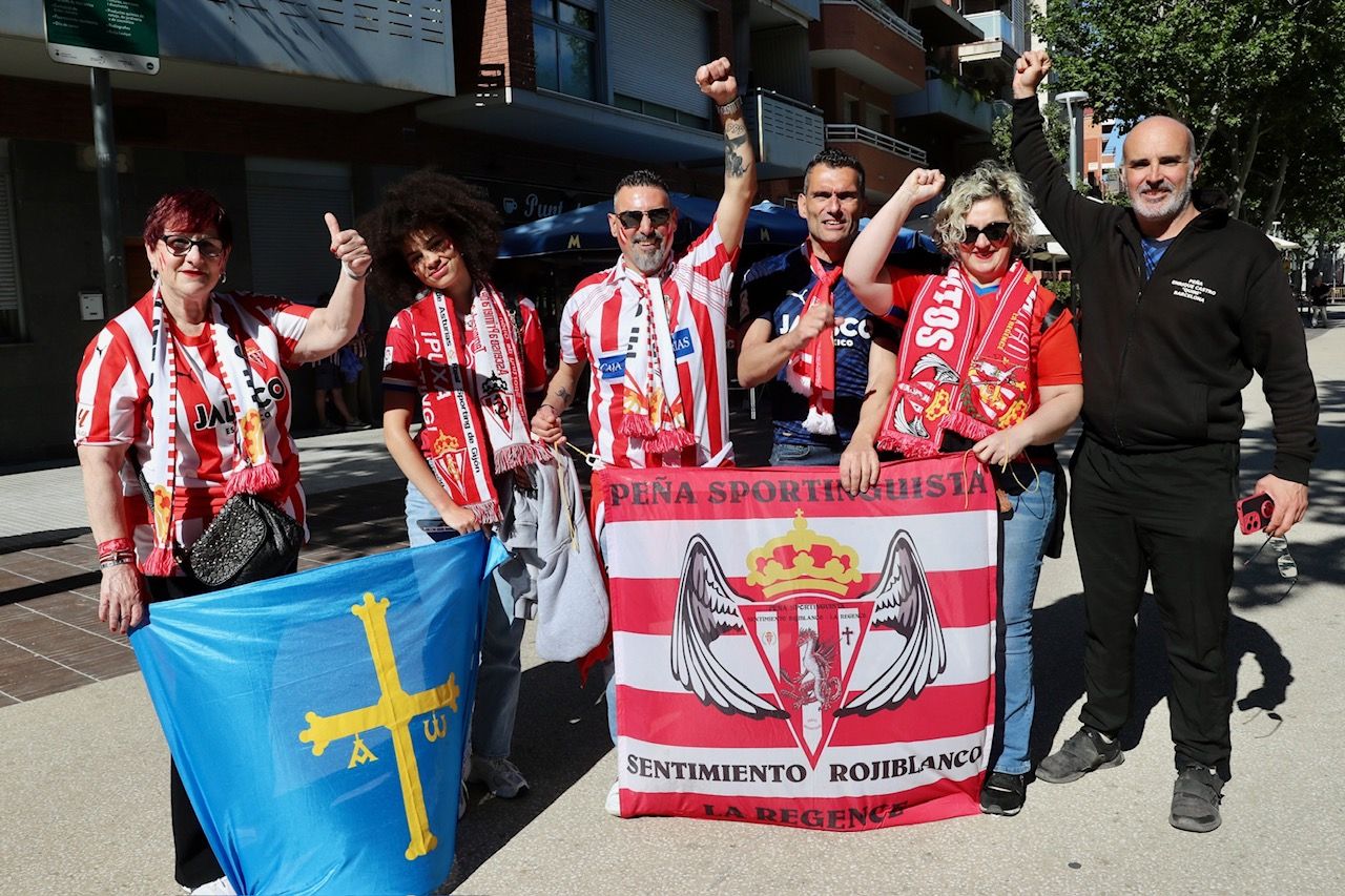 La grada rojiblanca se traslada a Cornellá: los ánimos de la afición del Sporting