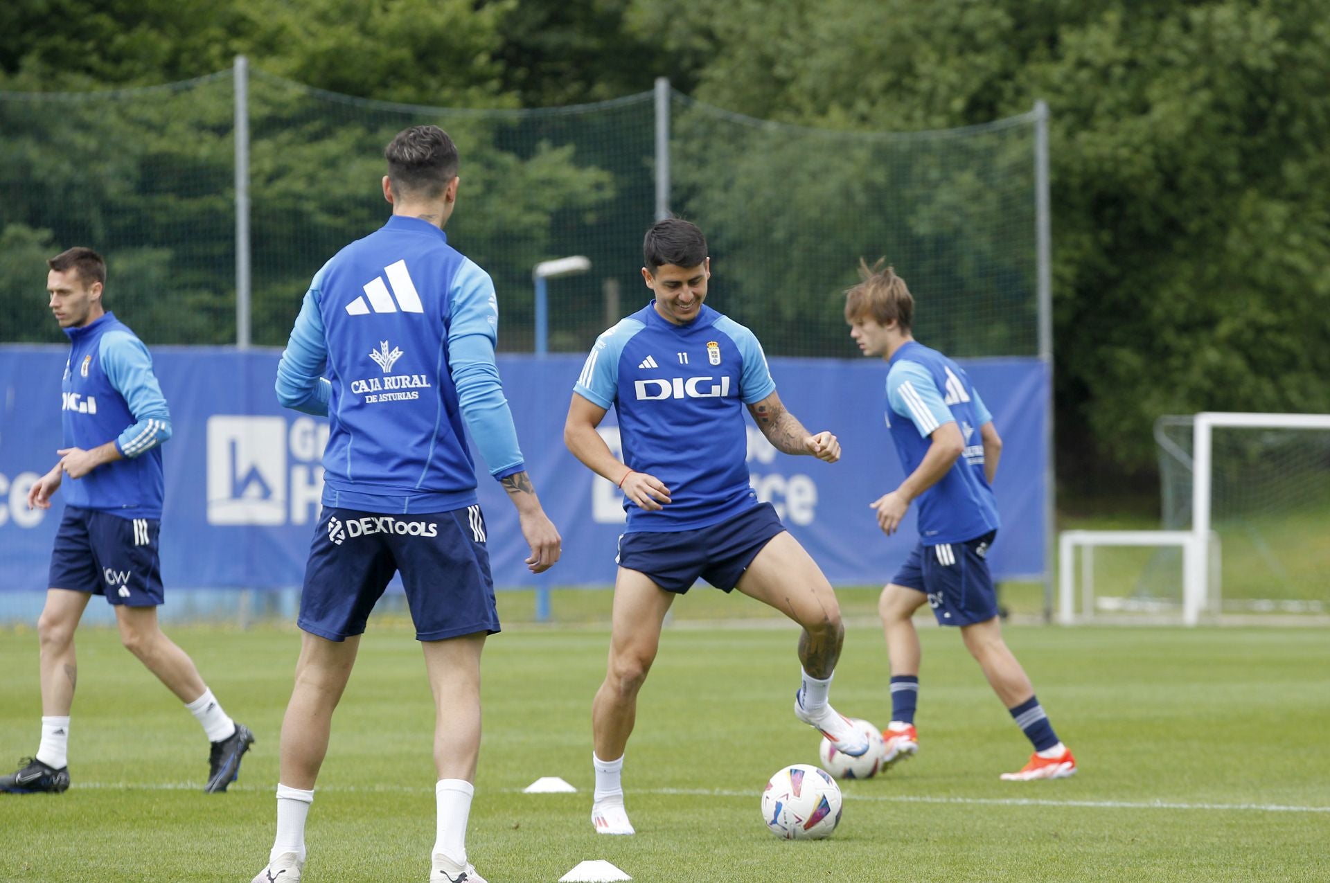 Objetivo, el ascenso: último entrenamiento del Oviedo antes de medirse con el Espanyol