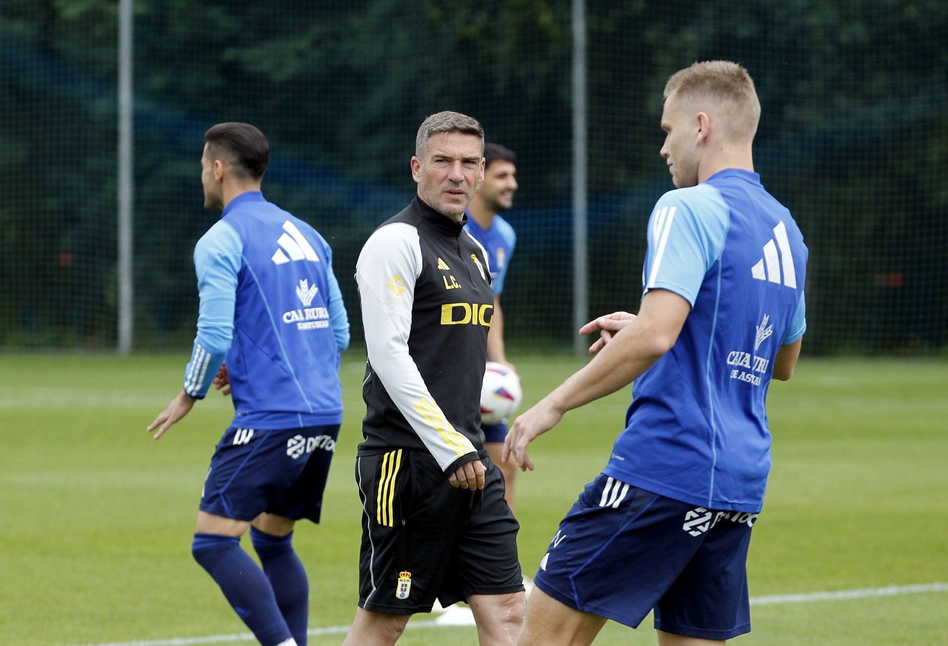 Objetivo, el ascenso: último entrenamiento del Oviedo antes de medirse con el Espanyol