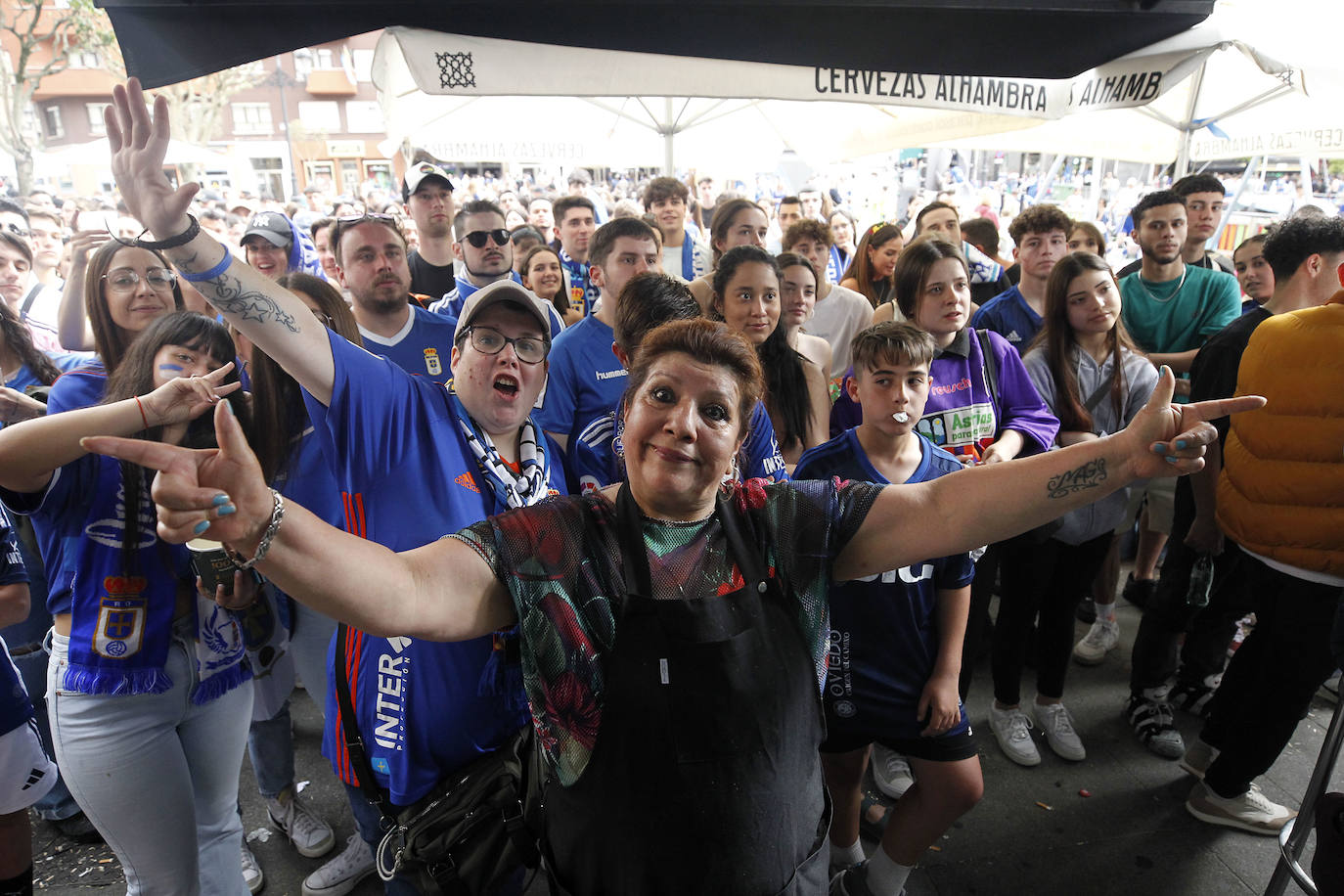 Los bares de Oviedo, a rebosar durante el partido