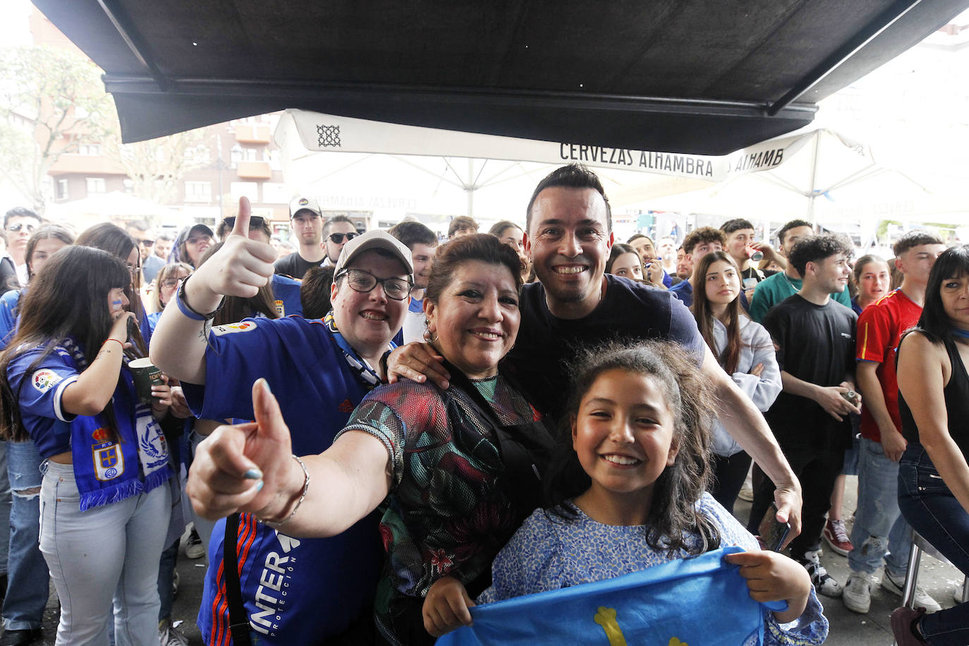 Los bares de Oviedo, a rebosar durante el partido