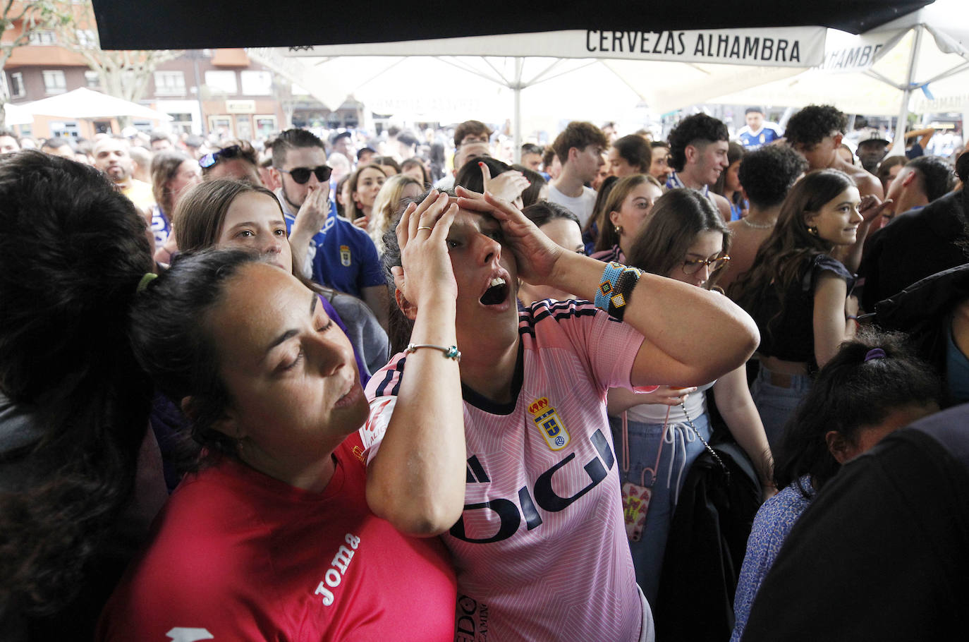 Los bares de Oviedo, a rebosar durante el partido