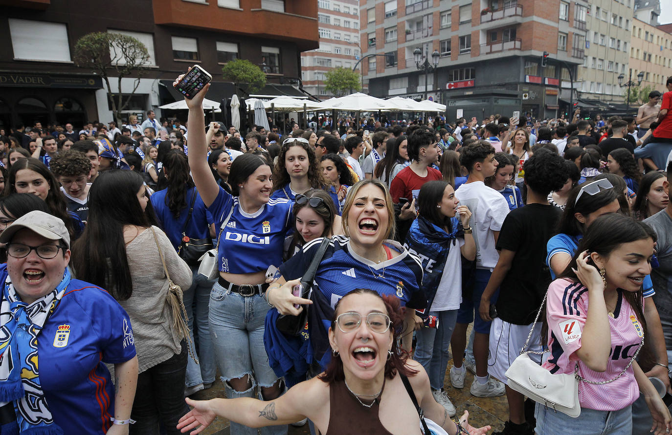 Los bares de Oviedo, a rebosar durante el partido