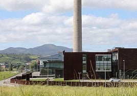 La Manzana del Acero y la Fundación Idonial son dos de los símbolos de la Isla de la Innovación.