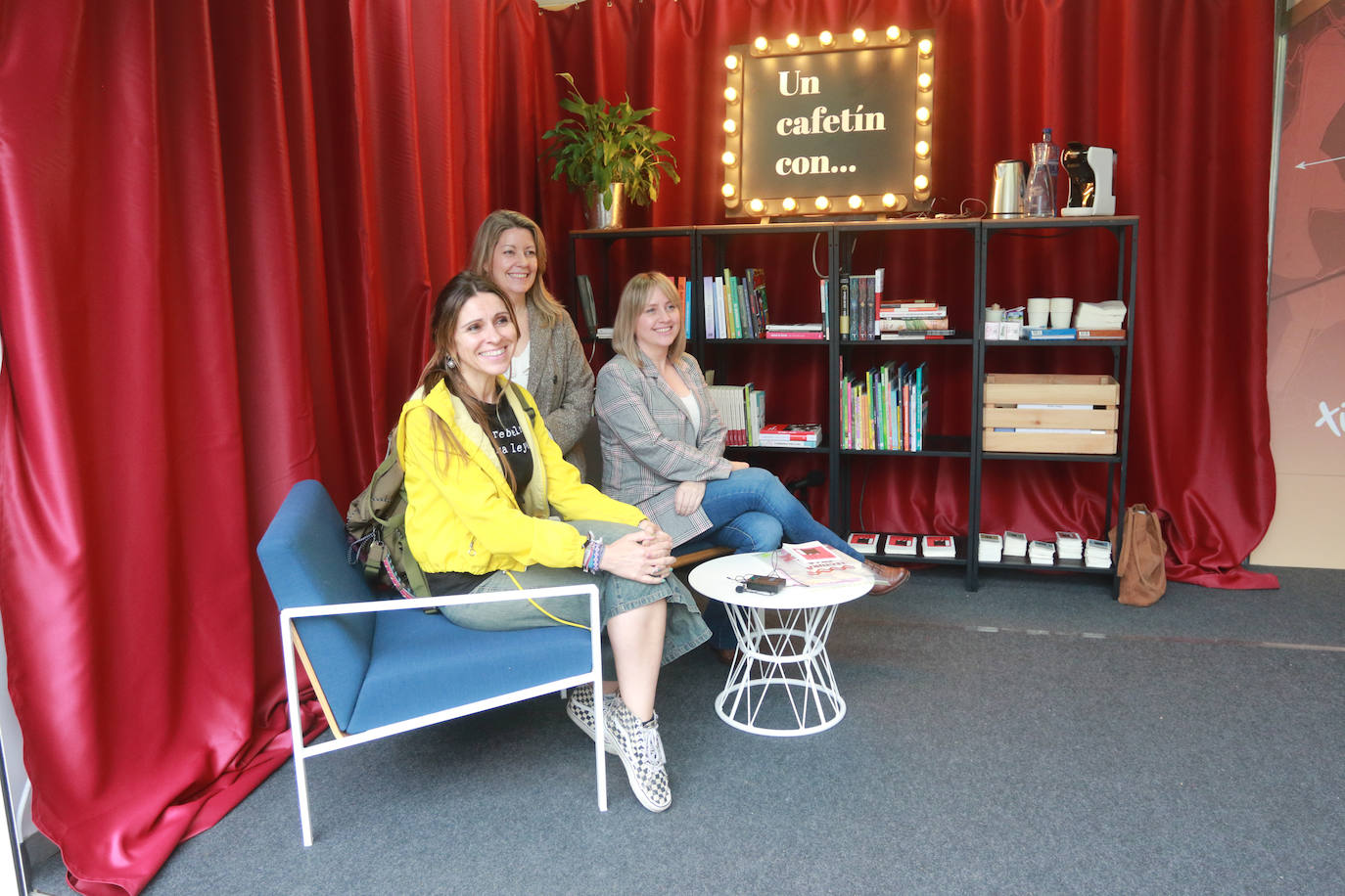 El ambiente de la Feria del Libro de Gijón