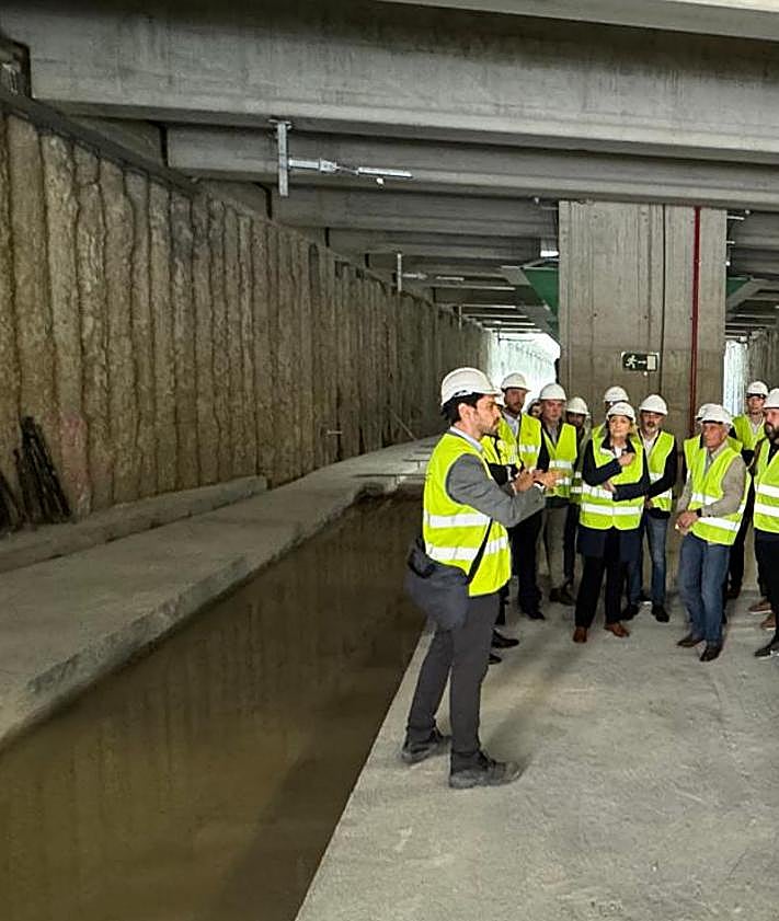 Imagen secundaria 2 - ﻿Las claves de la mejora de la línea Gijon-Laviana: mayor seguridad, aumento de las frecuencias horarias...