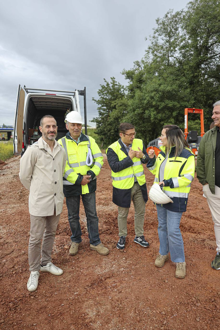 20 metros de largo y 20 toneladas: así es el puente que une La Fresneda y Lugones