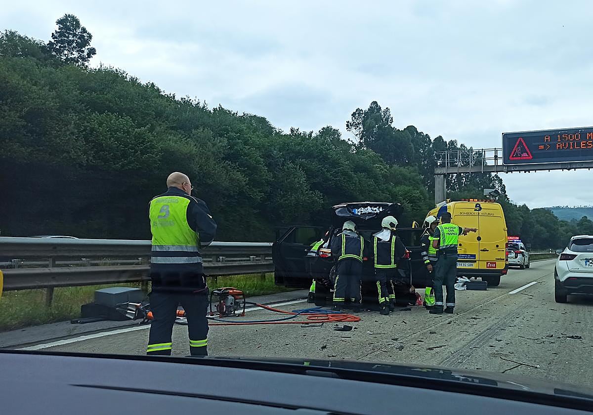 Herida una mujer en el choque entre cuatro vehículos a la altura de Serín