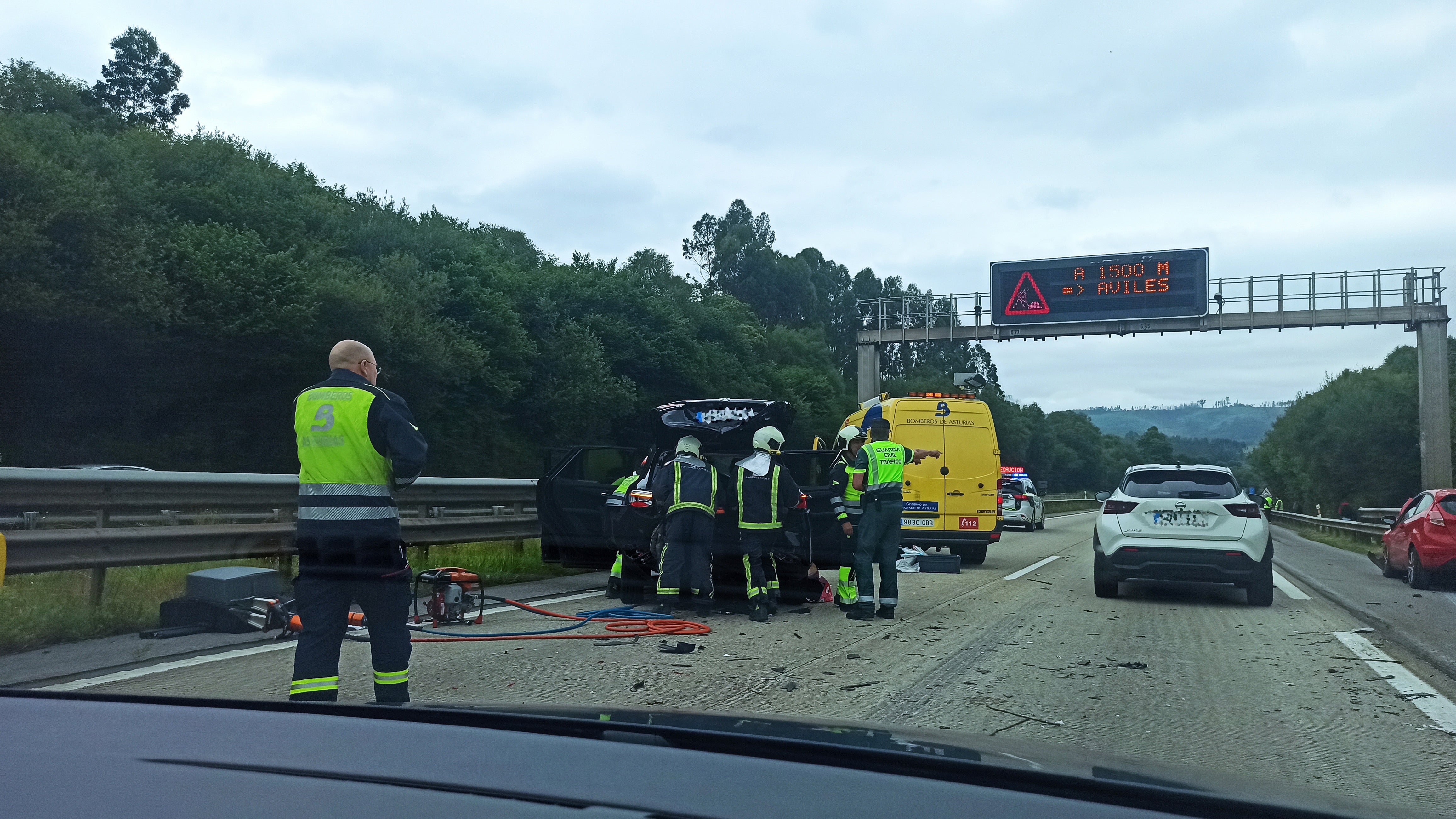 Amplio dispositivo por un accidente múltiple entre Gijón y Avilés