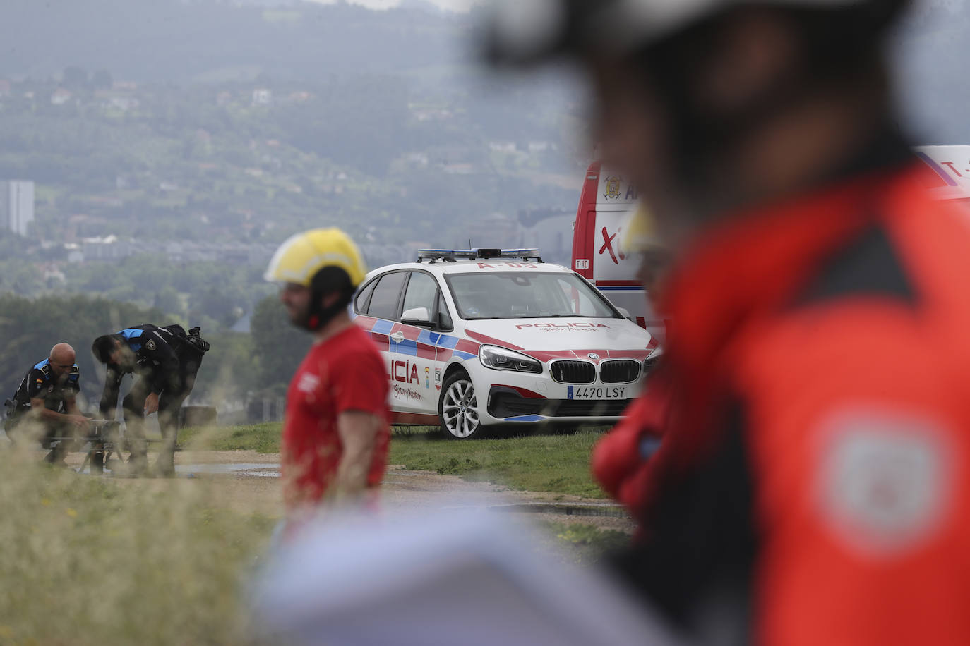 El intenso trabajo de los equipos de rescate en Gijón