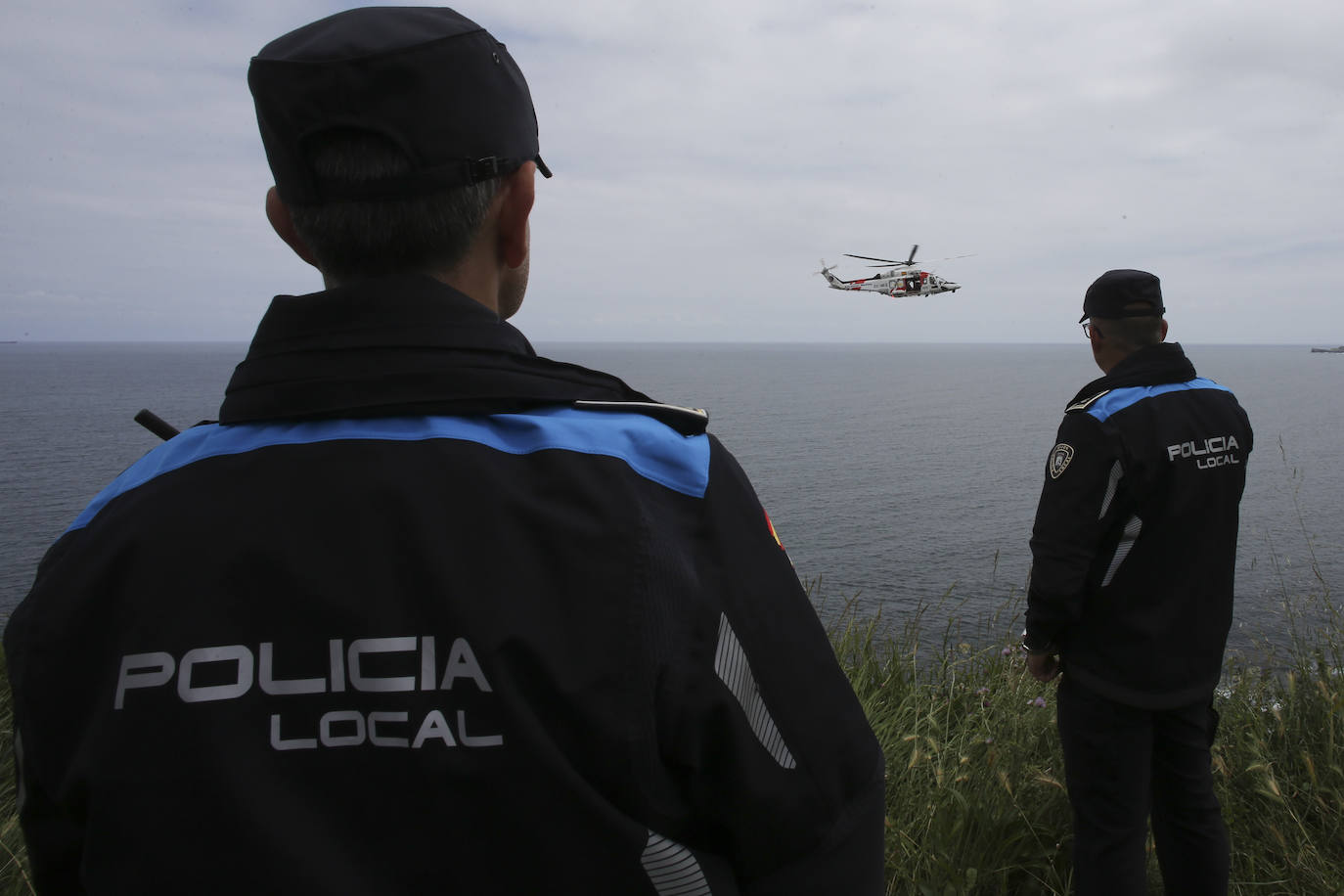 El intenso trabajo de los equipos de rescate en Gijón