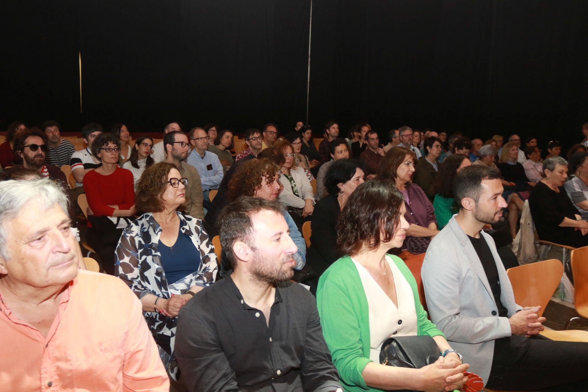 Las imágenes que deja la Feria del Libro en Gijón este sábado