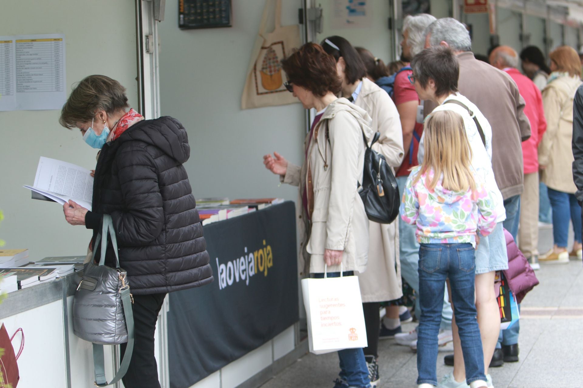 Las imágenes que deja la Feria del Libro de Gijón este domingo