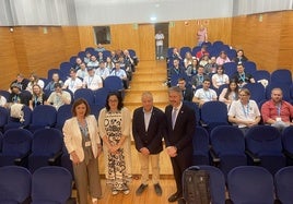 Los participantes en el programa, en el campus de Mieres.