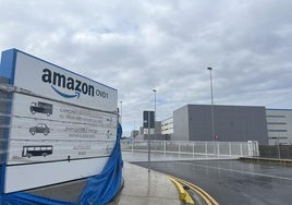 El nuevo centro logístico de Amazon en el polígono de Bobes creará 1.500 puestos de trabajo en un periodo de tres años.