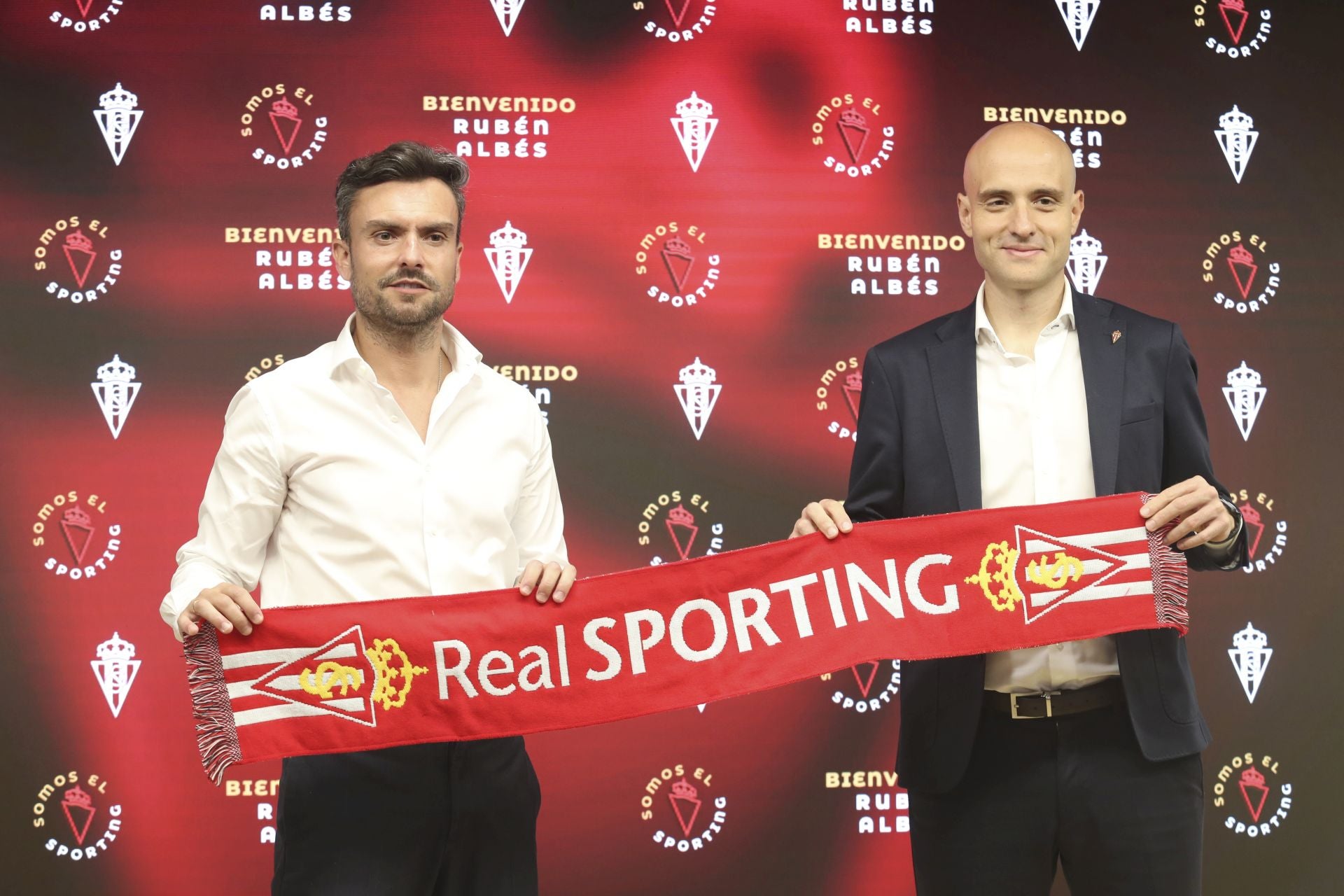 La presentación de Rubén Albés como entrenador del Sporting, en imágenes