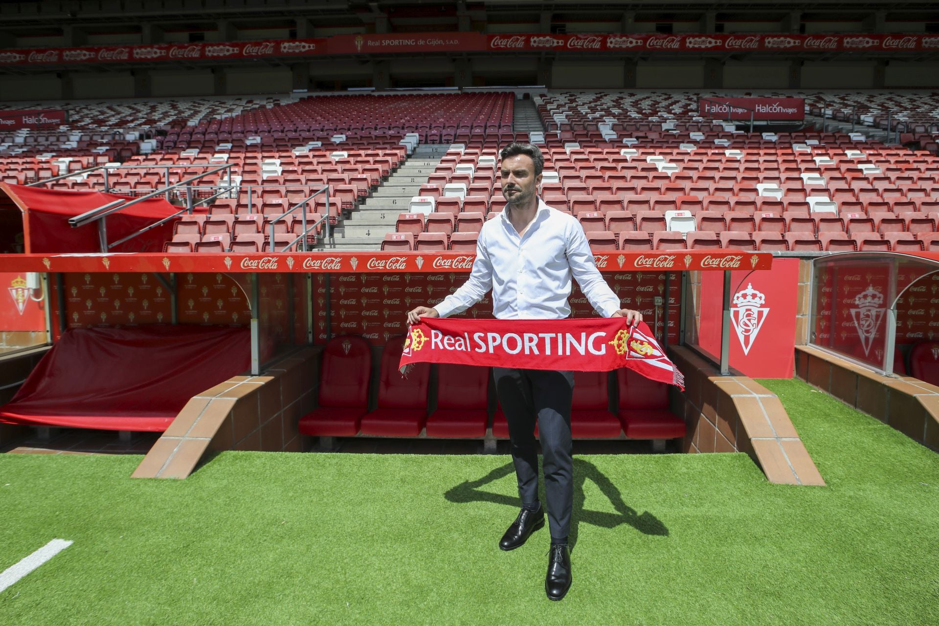 La presentación de Rubén Albés como entrenador del Sporting, en imágenes