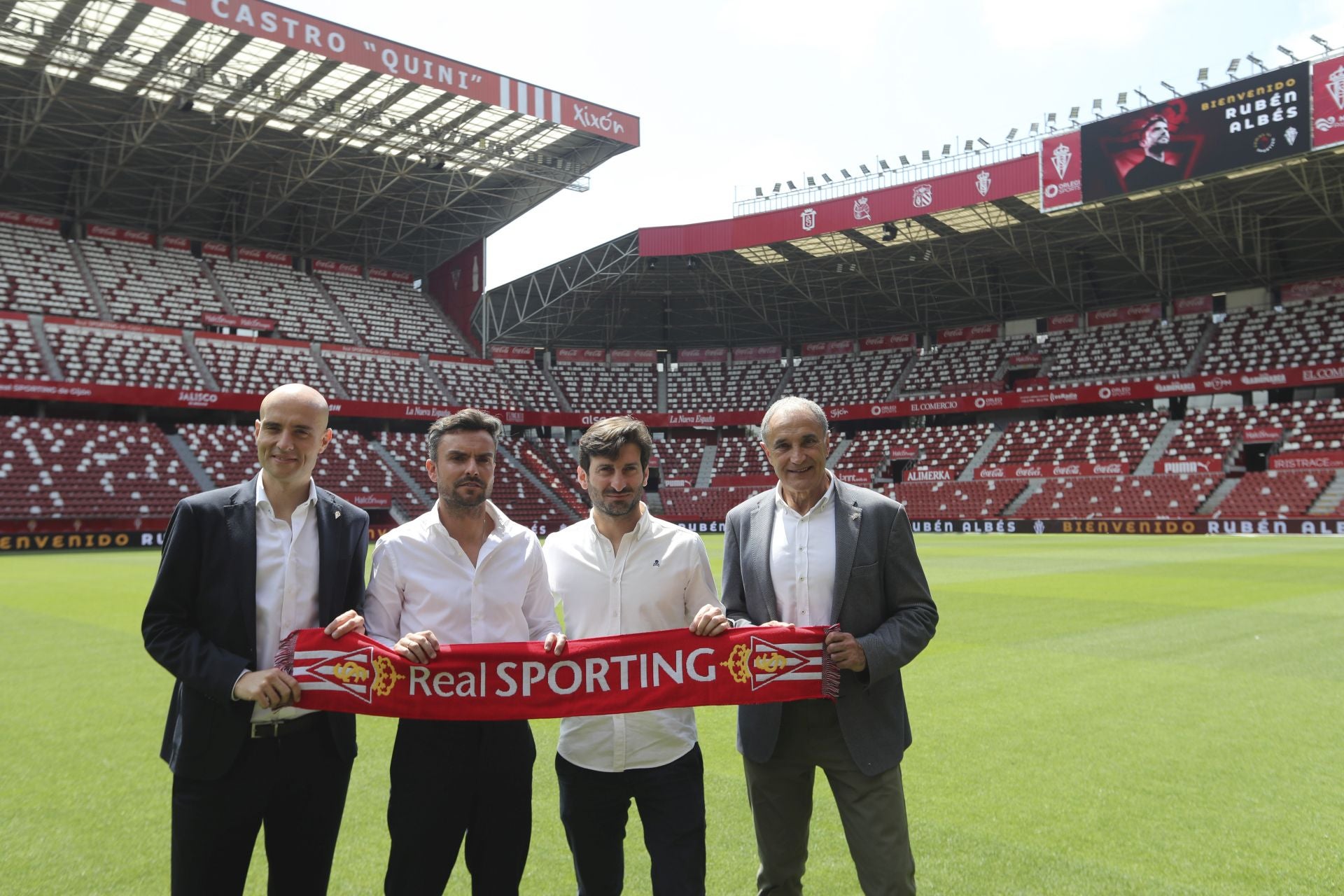 La presentación de Rubén Albés como entrenador del Sporting, en imágenes