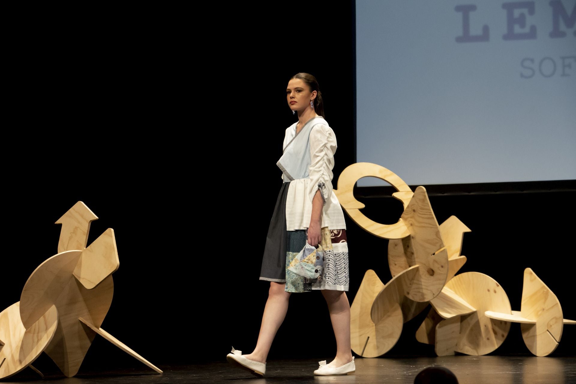 Derroche de talento y creatividad en el desfile de los estudiantes de ESNE