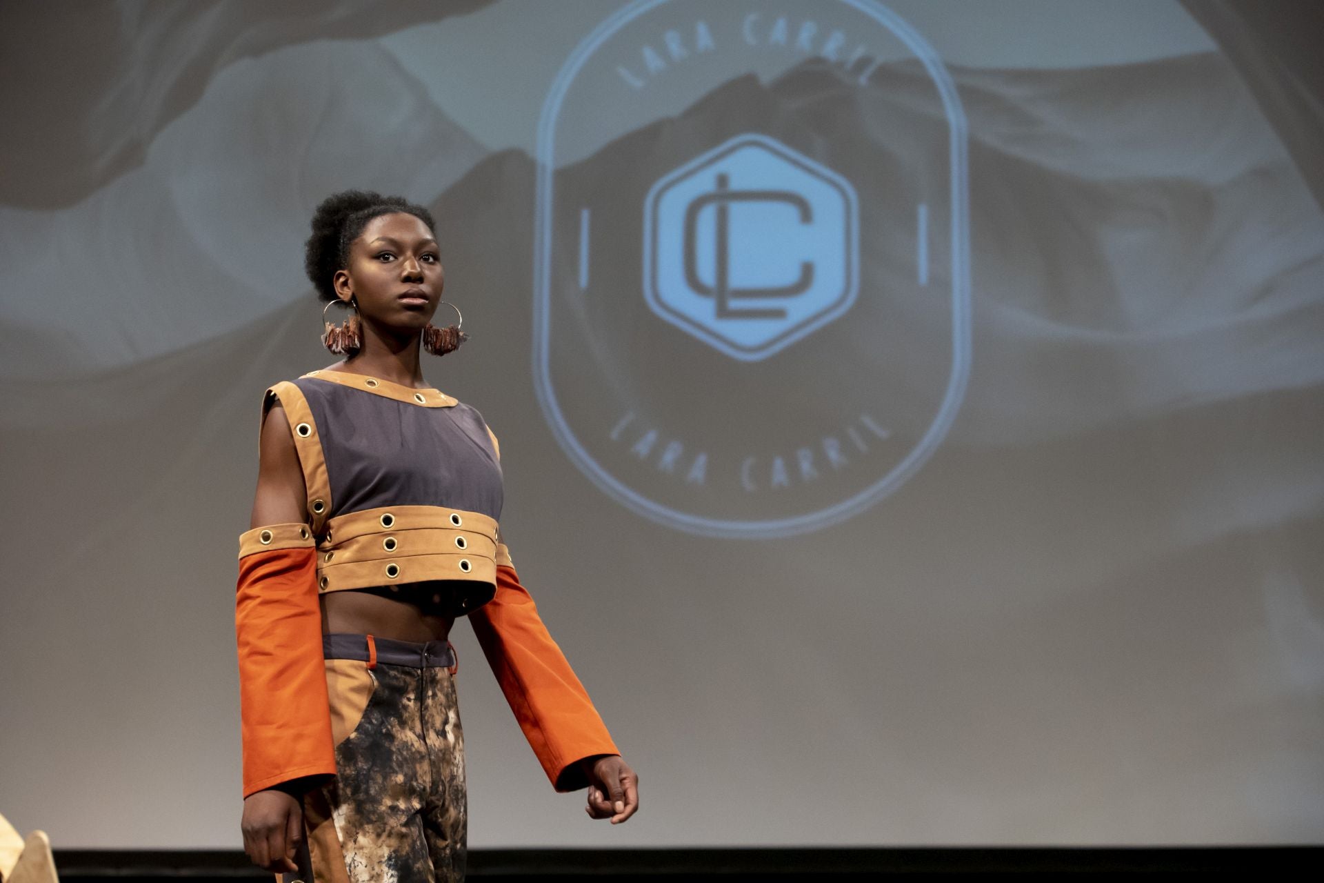 Derroche de talento y creatividad en el desfile de los estudiantes de ESNE