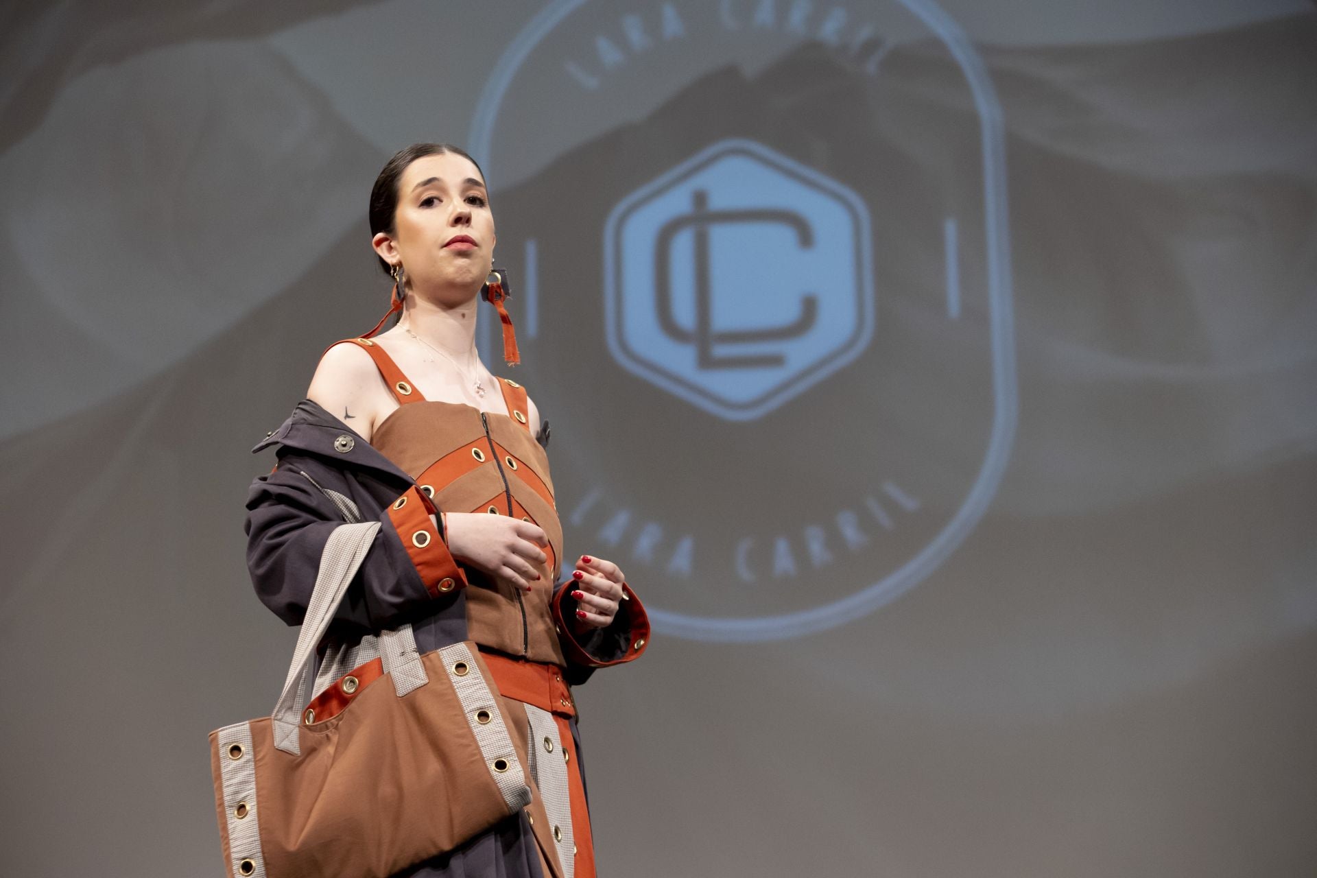 Derroche de talento y creatividad en el desfile de los estudiantes de ESNE