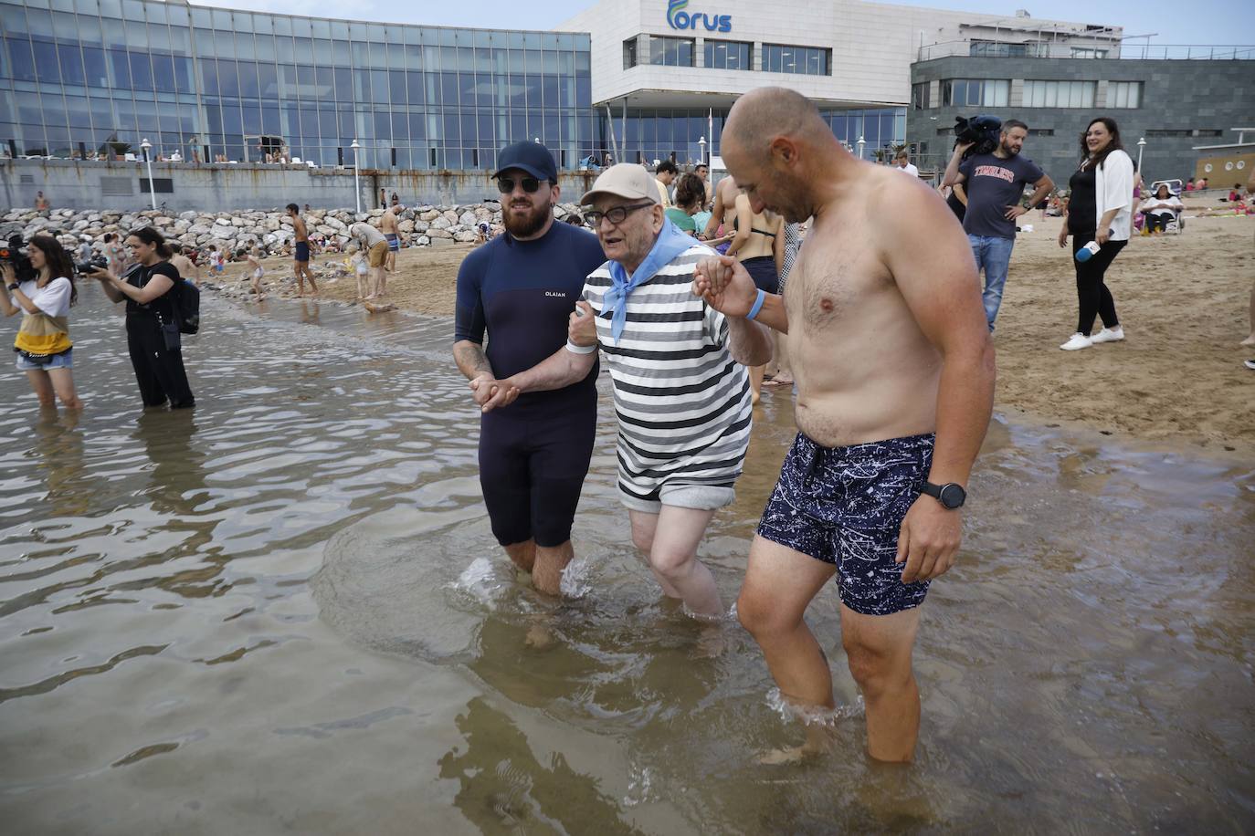 De El Bierzo a Gijón para mojar los pies en Poniente