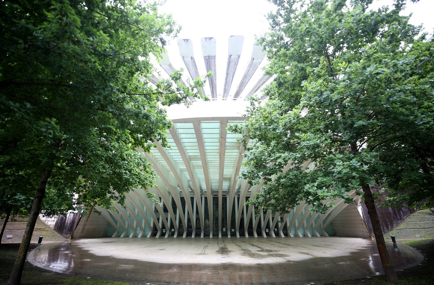 La entrada a la galería comercial del Calatrava.