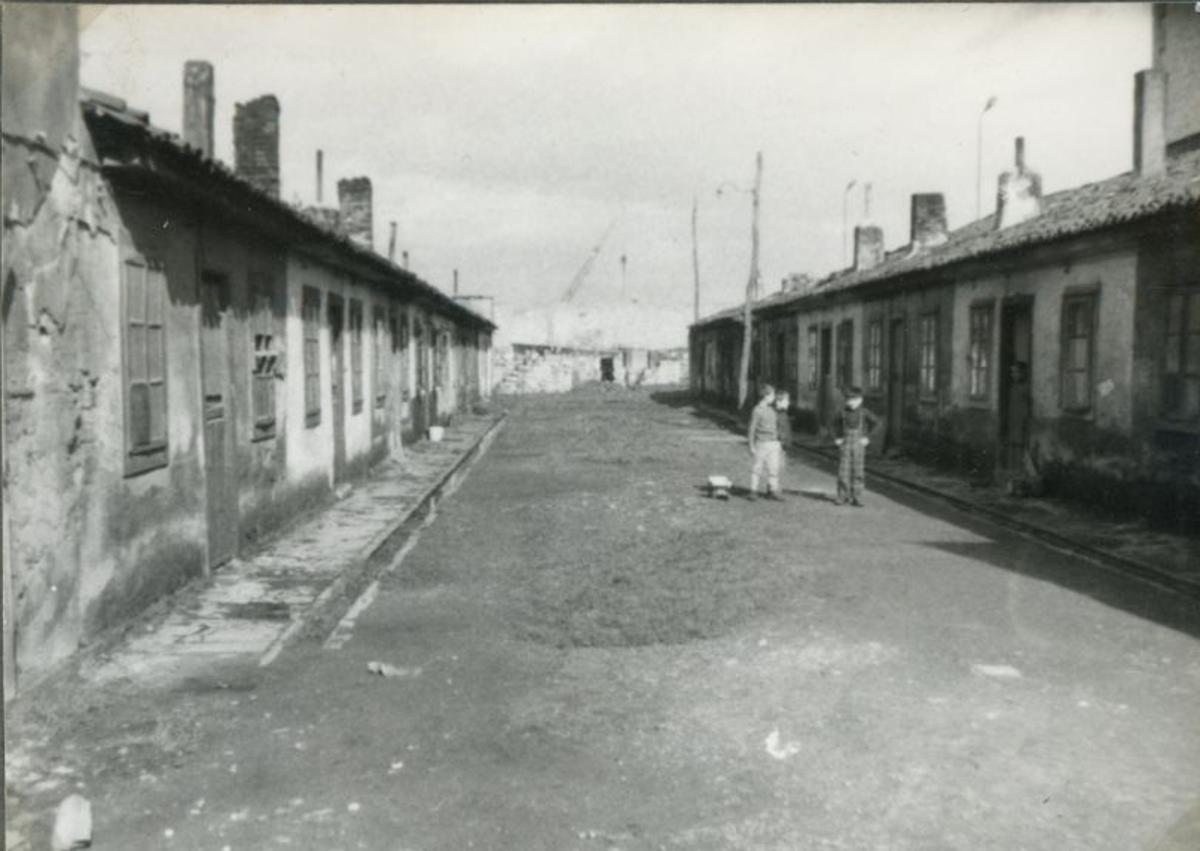 Imagen secundaria 1 - Ciudadela Les Calles, donde se hizo el Hogar de San José. 1969.