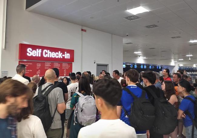 Los afectados del vuelo Venecia-Asturias.