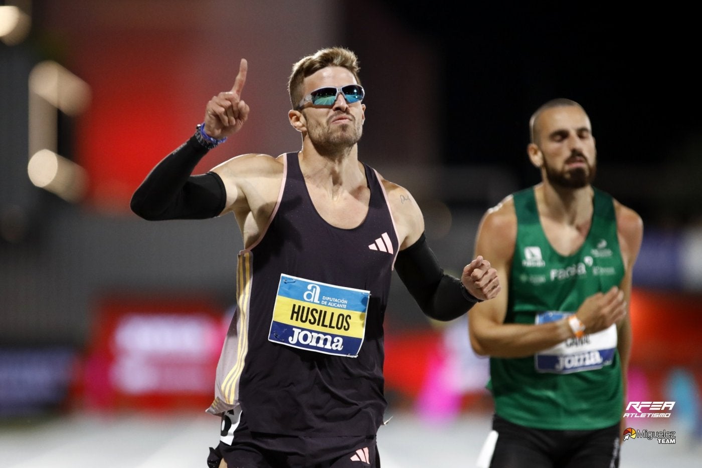 Husillos celebra la victoria ante un Cañal que entró segundo.