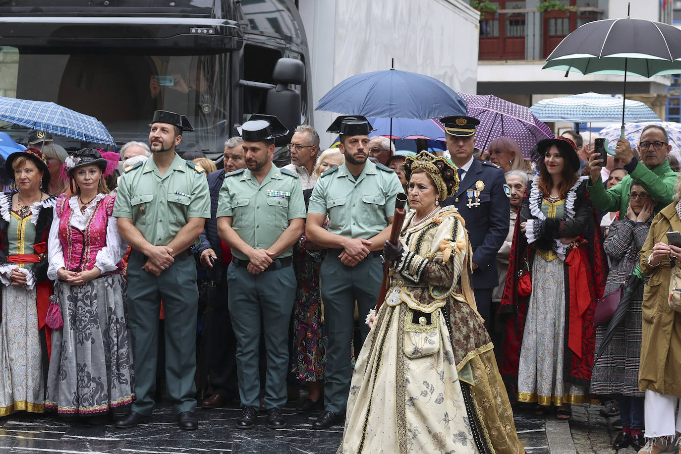 Cudillero brilla por San Pedro: las imágenes una Amuravela multitudinaria