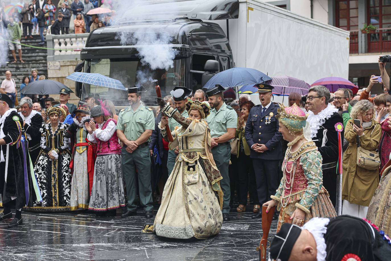 Cudillero brilla por San Pedro: las imágenes una Amuravela multitudinaria