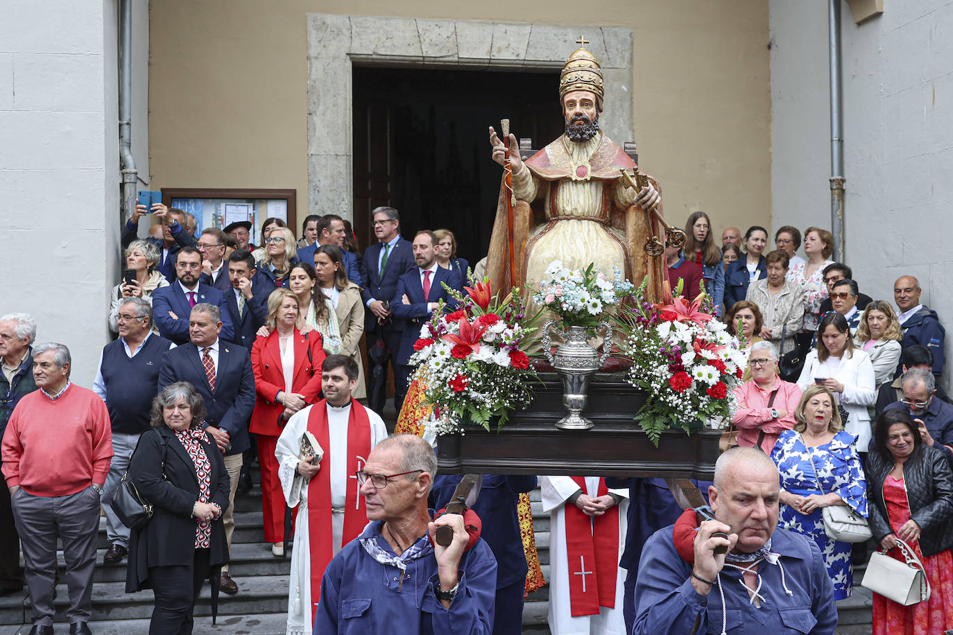 Cudillero brilla por San Pedro: las imágenes una Amuravela multitudinaria